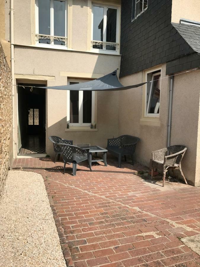 Appartement Au Coeur De Vendôme מראה חיצוני תמונה